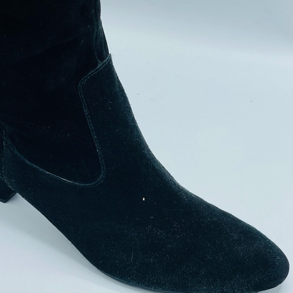 ANNE KLEIN SUEDE LEATHER BOOTS. - Picture 10 of 17